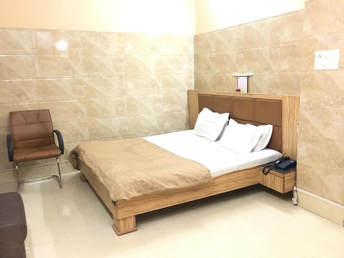 Nalanda Hotel Джамшедпур Екстериор снимка